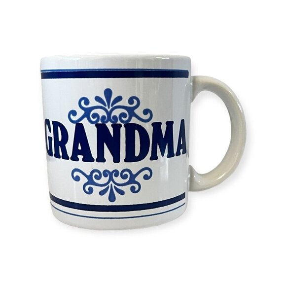 Vintage GHC England Granma Coffee Mug Blues & Whites Holds 10 - 12 Oz. - Picture 2 of 8